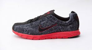 NIKE MAYFLY - BLACK/SPORT RED - SAMPLE